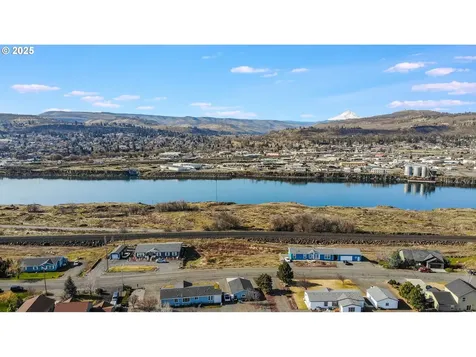 550 Sunridge Avenue Dallesport WA 98617
