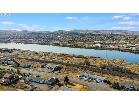 550 Sunridge Avenue Dallesport WA 98617