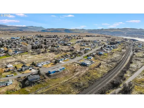 550 Sunridge Avenue Dallesport WA 98617