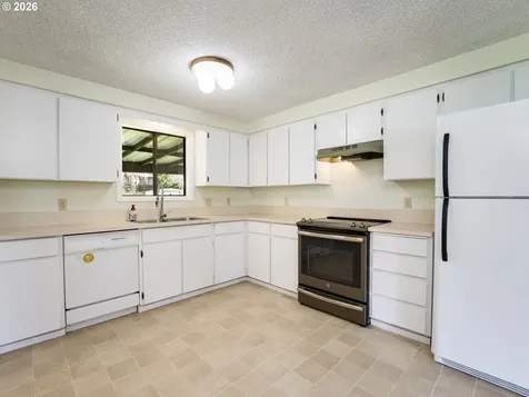 207 NW Ash Street Mcminnville OR 97128