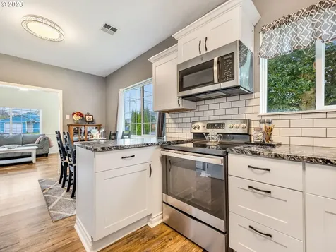 45 SW Birch Court Warrenton OR 97146