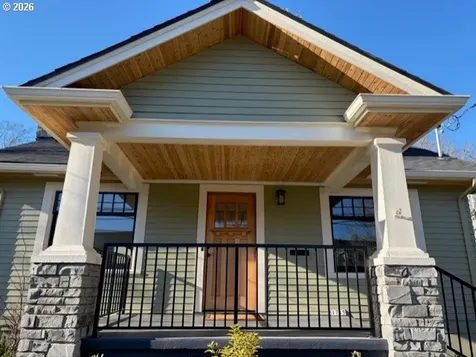 1715 SE 51st Avenue Portland OR 97215