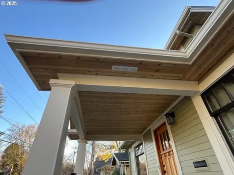 1715 SE 51st Avenue Portland OR 97215