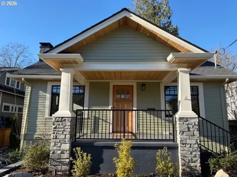 1715 SE 51st Avenue Portland OR 97215