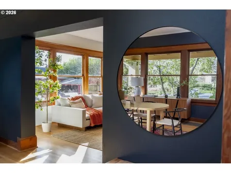 2347 NE 8th Avenue Portland OR 97212