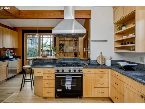 2347 NE 8th Avenue Portland OR 97212