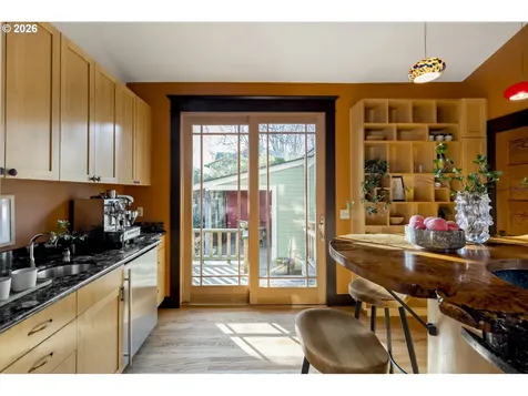 2347 NE 8th Avenue Portland OR 97212