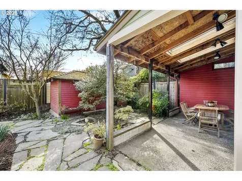 2347 NE 8th Avenue Portland OR 97212