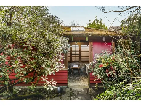 2347 NE 8th Avenue Portland OR 97212