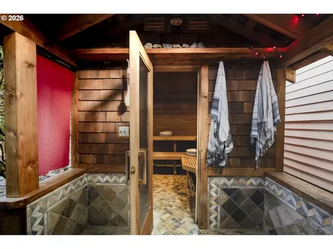 2347 NE 8th Avenue Portland OR 97212