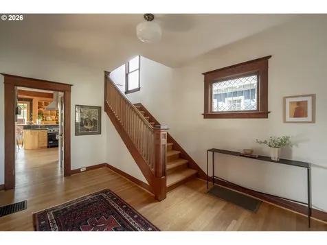 2347 NE 8th Avenue Portland OR 97212