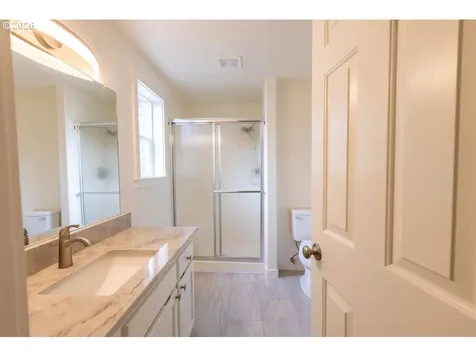 384 Lower Lavista Court Salem OR 97304