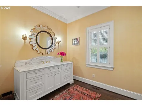 635 NW Albemarle Terrace Portland OR 97210