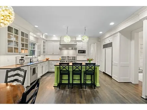 635 NW Albemarle Terrace Portland OR 97210