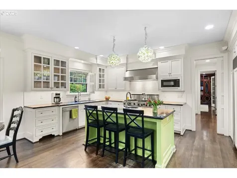 635 NW Albemarle Terrace Portland OR 97210