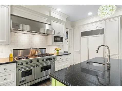 635 NW Albemarle Terrace Portland OR 97210