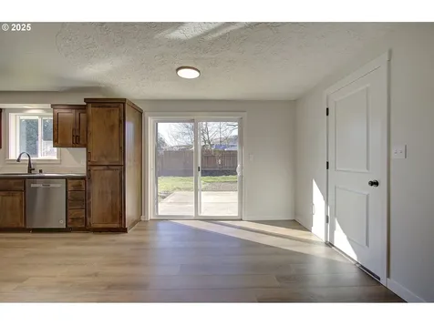 6015 NE Erin Way Vancouver WA 98686
