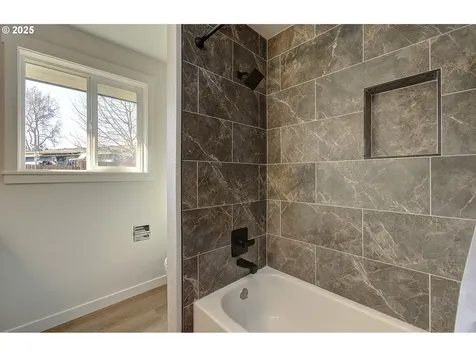 6015 NE Erin Way Vancouver WA 98686