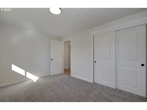6015 NE Erin Way Vancouver WA 98686