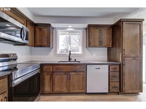 6015 NE Erin Way Vancouver WA 98686
