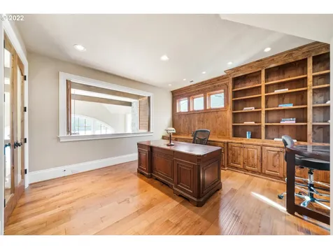 3142 Lakeview Boulevard Lake Oswego OR 97035