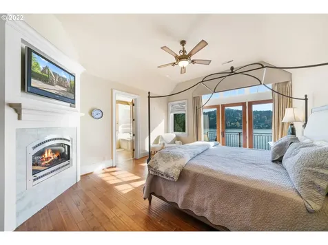 3142 Lakeview Boulevard Lake Oswego OR 97035