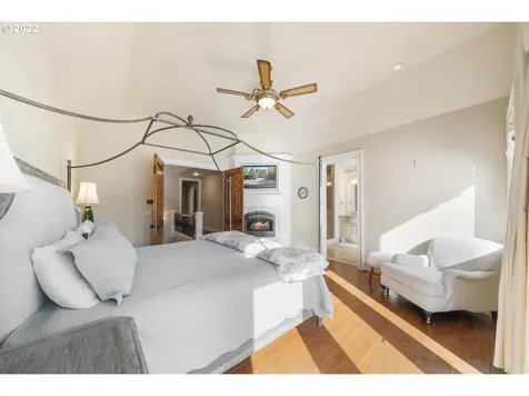 3142 Lakeview Boulevard Lake Oswego OR 97035