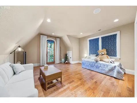 3142 Lakeview Boulevard Lake Oswego OR 97035