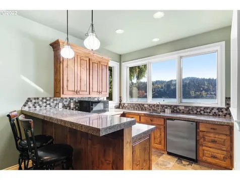 3142 Lakeview Boulevard Lake Oswego OR 97035