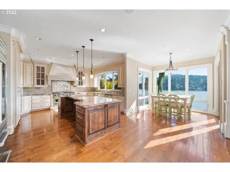 3142 Lakeview Boulevard Lake Oswego OR 97035