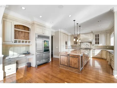 3142 Lakeview Boulevard Lake Oswego OR 97035