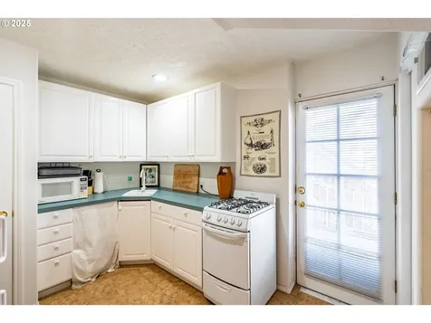 8140 SW 2nd Avenue Portland OR 97219