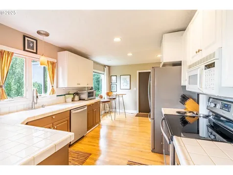 8140 SW 2nd Avenue Portland OR 97219