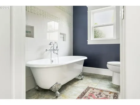 5811 SE Long Street Portland OR 97206