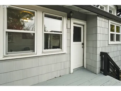 5811 SE Long Street Portland OR 97206