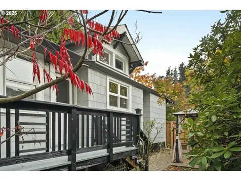 5811 SE Long Street Portland OR 97206