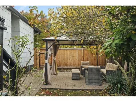 5811 SE Long Street Portland OR 97206