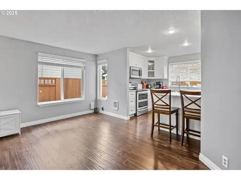 2524 Gales Way Forest Grove OR 97116
