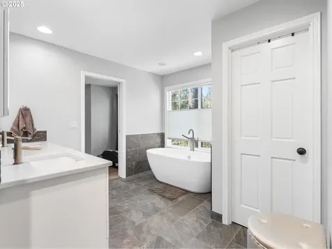 2402 SE 113th Court Vancouver WA 98664