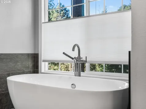 2402 SE 113th Court Vancouver WA 98664