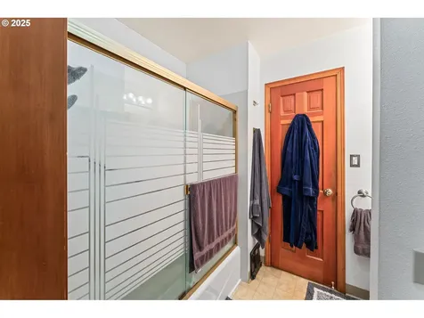 2319 NE 104th Street Vancouver WA 98686