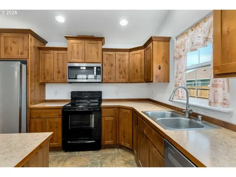 327 3rd Avenue Dallesport WA 98617