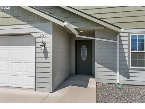 327 3rd Avenue Dallesport WA 98617