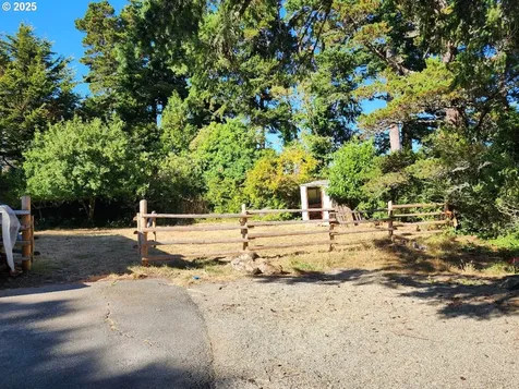 636 18th Street Port Orford OR 97465