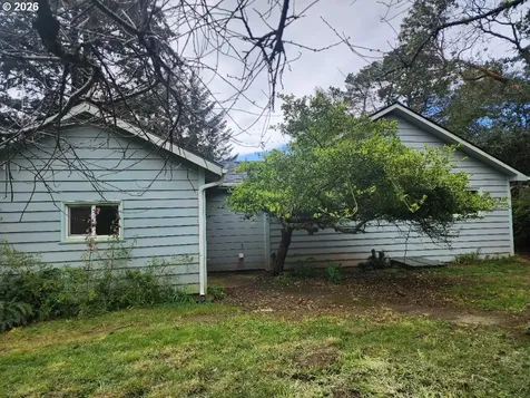 636 18th Street Port Orford OR 97465