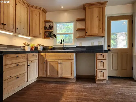 636 18th Street Port Orford OR 97465