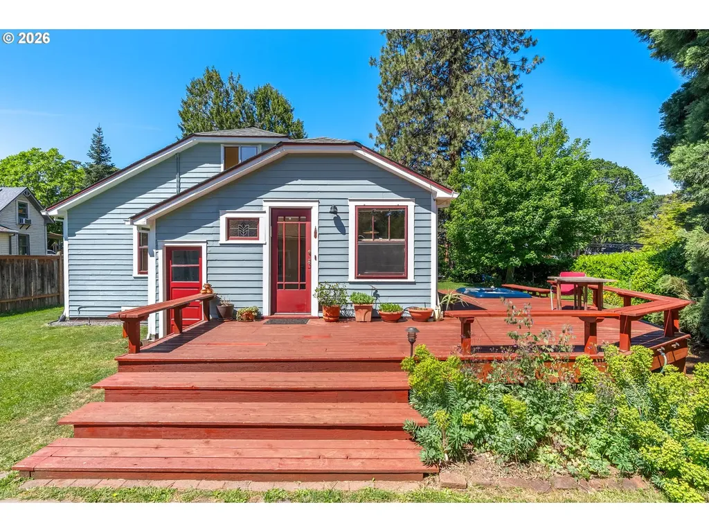 1003 5th Street Hood River OR 97031