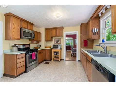 1003 5th Street Hood River OR 97031