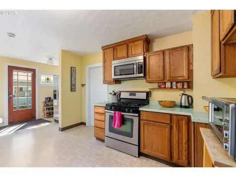 1003 5th Street Hood River OR 97031
