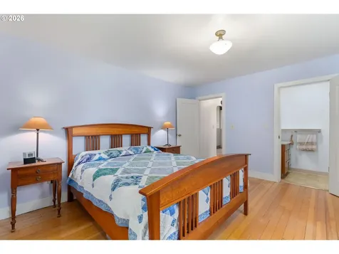 1003 5th Street Hood River OR 97031